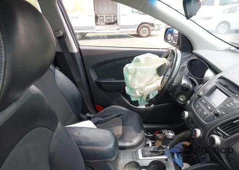 2015 Hyundai Tucson Se from USA, damaged, VIN KM8JU3AG7FU064068